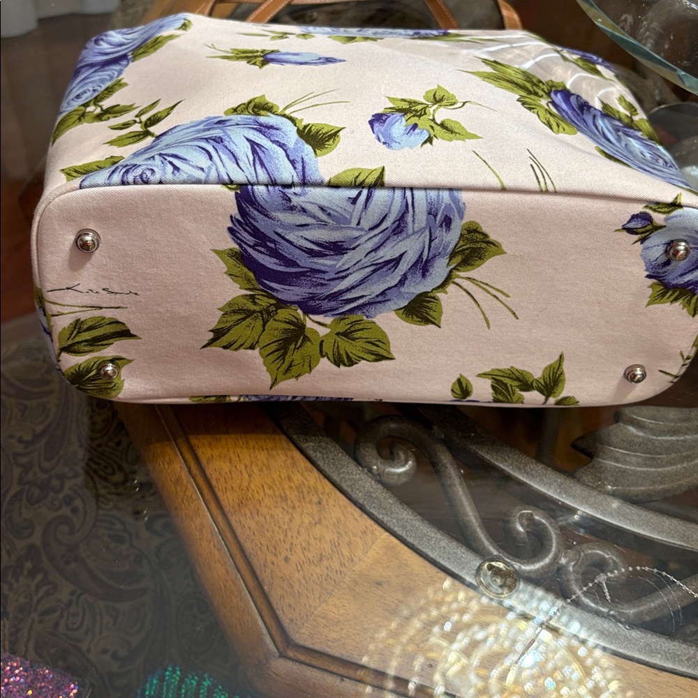 Rare- Kate Spade New York Sam bag featuring a blue cabbage rose - Picture 5 of 12